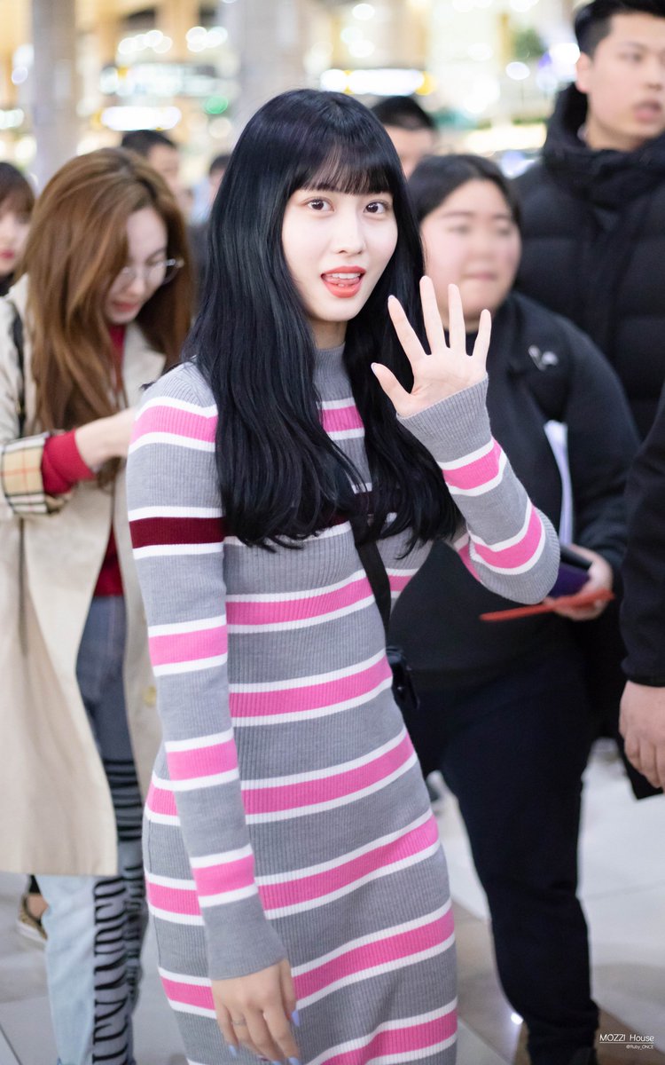 Ruby_ONCE's tweet photo. 190318 GMP 출국

😜

#TWICE⁠ ⁠#트와이스⁠ ⁠⁠#MOMO #모모 #モモ #もも #โมโมะ https://t.co/QYk22BVtGa