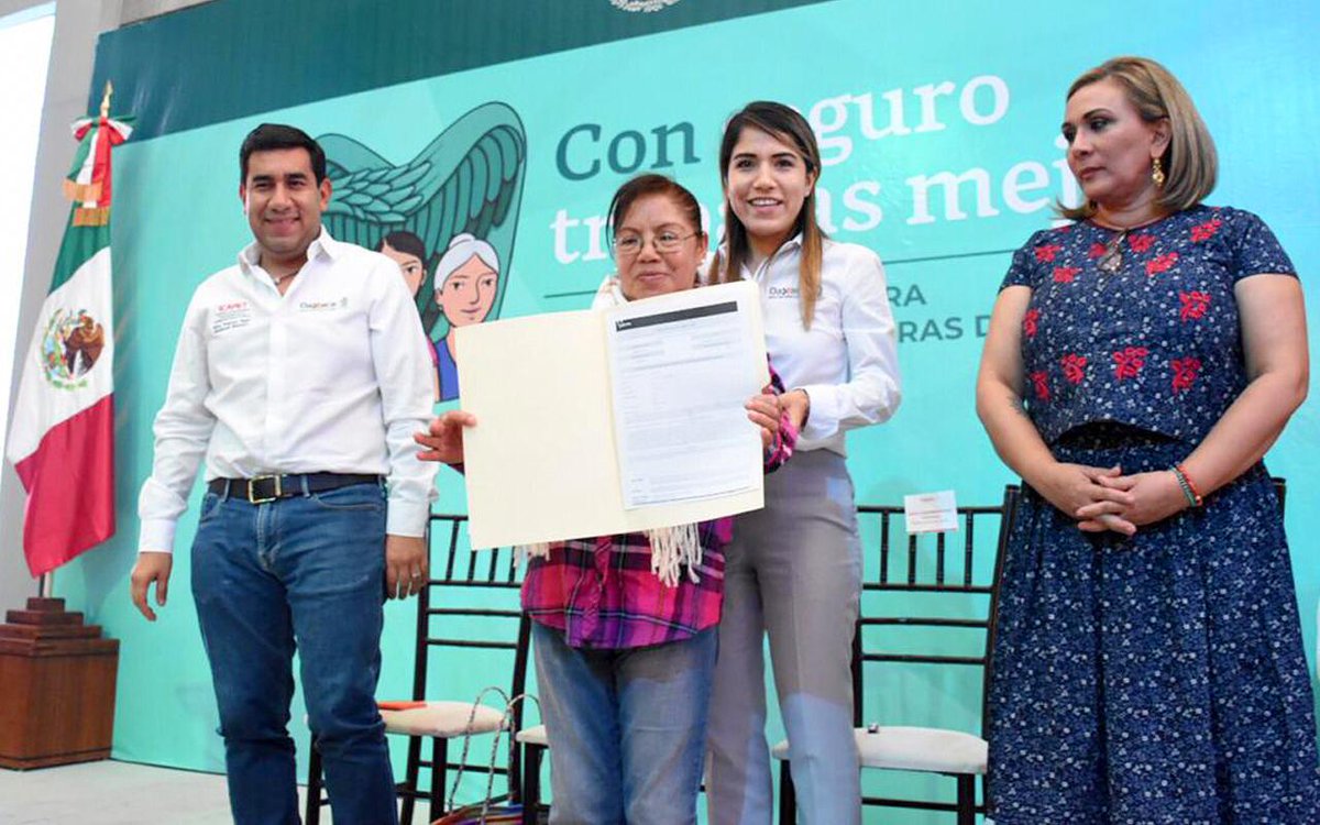 Amairani_MV's tweet photo. En representación del Secretario de Salud, @Donato_Casas, asistí a la presentación del Programa Piloto de Incorporación de las Personas Trabajadoras del Hogar, el cual garantiza el acceso a la seguridad social de las personas trabajadoras que forman parte de este sector. #IMSS https://t.co/ILNB7haGrN