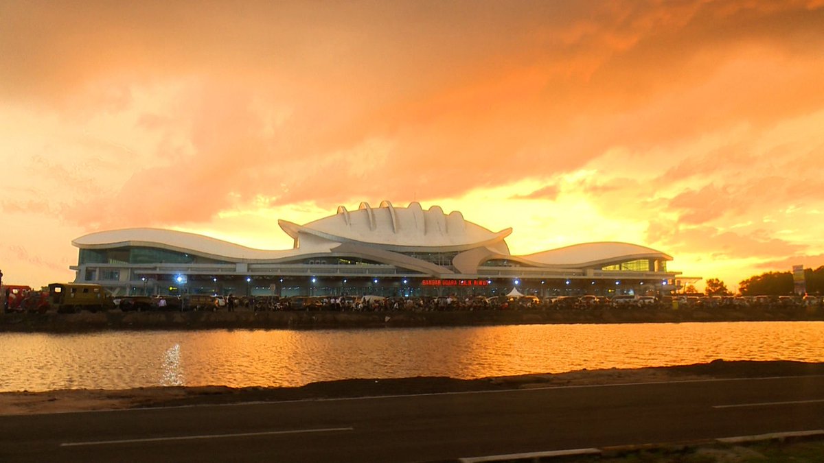 Ini wajah baru Bandara Tjilik Riwut di Palangka Raya, Kalimantan Tengah, setelah 4,5 tahun pembangunan. Terminal penumpangnya seluas 29.124 m2, naik tujuh kali lipat dari sebelumnya. 

Pembangunan ini mengantisipasi pertumbuhan penumpang dan kargo di Kalteng yang sangat tinggi.