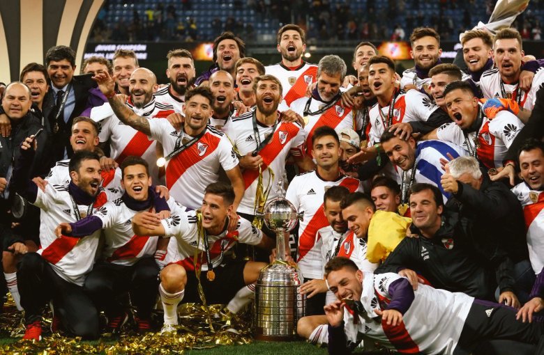 ¡FELICES 4 MESES! ❤🏆 ¡CAMPEONES DE AMÉRICA! 🐔