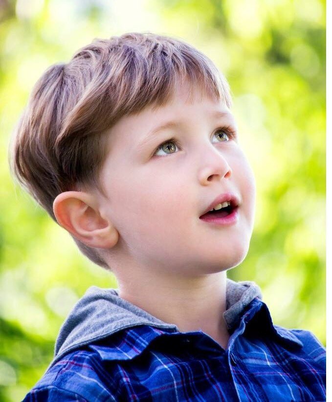 الله يهديها الوالده مصورتني وانا مفهي 🙃 #شاركنا_صورتك_وانت_صغير