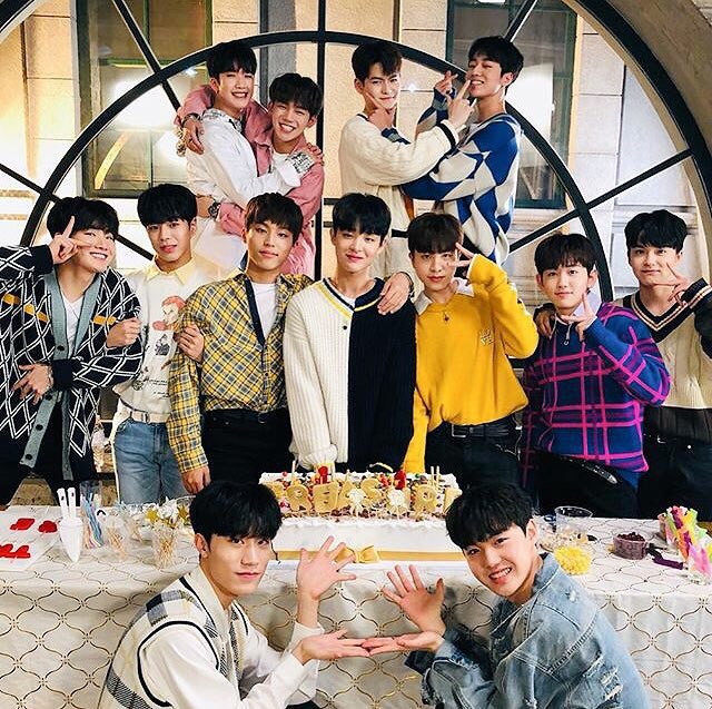 hjwging's tweet photo. Thankyou for being Treasure13 ♥️♥️♥️

최현석 사랑해
최현석 사진
최현석 춤
최현석 랩
최현석 소중한
최현석 내 사랑
최현석 화이팅

하루토 사랑해
하루토 사진
하루토 춤
하루토 랩
하루토 소중한
하루토 내 사랑
하루토 화이팅
#AlwaysWithHyunsuk #AlwaysWithHaruto #AlwaysWithTreasure13 https://t.co/ZPEjG3Y2Mw