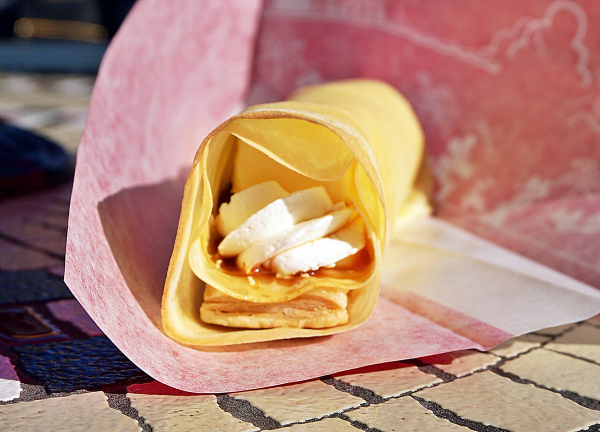 みっこ カフェ オーリンズで販売中 スペシャルクレープ プリン 5 サクっとした軽い歯ざわりのパイ生地の上に大きめのプリン ホイップクリーム カラメルソースがサンドされています 意外に食べ応えがあるデザート クレープです クレープ生地の中