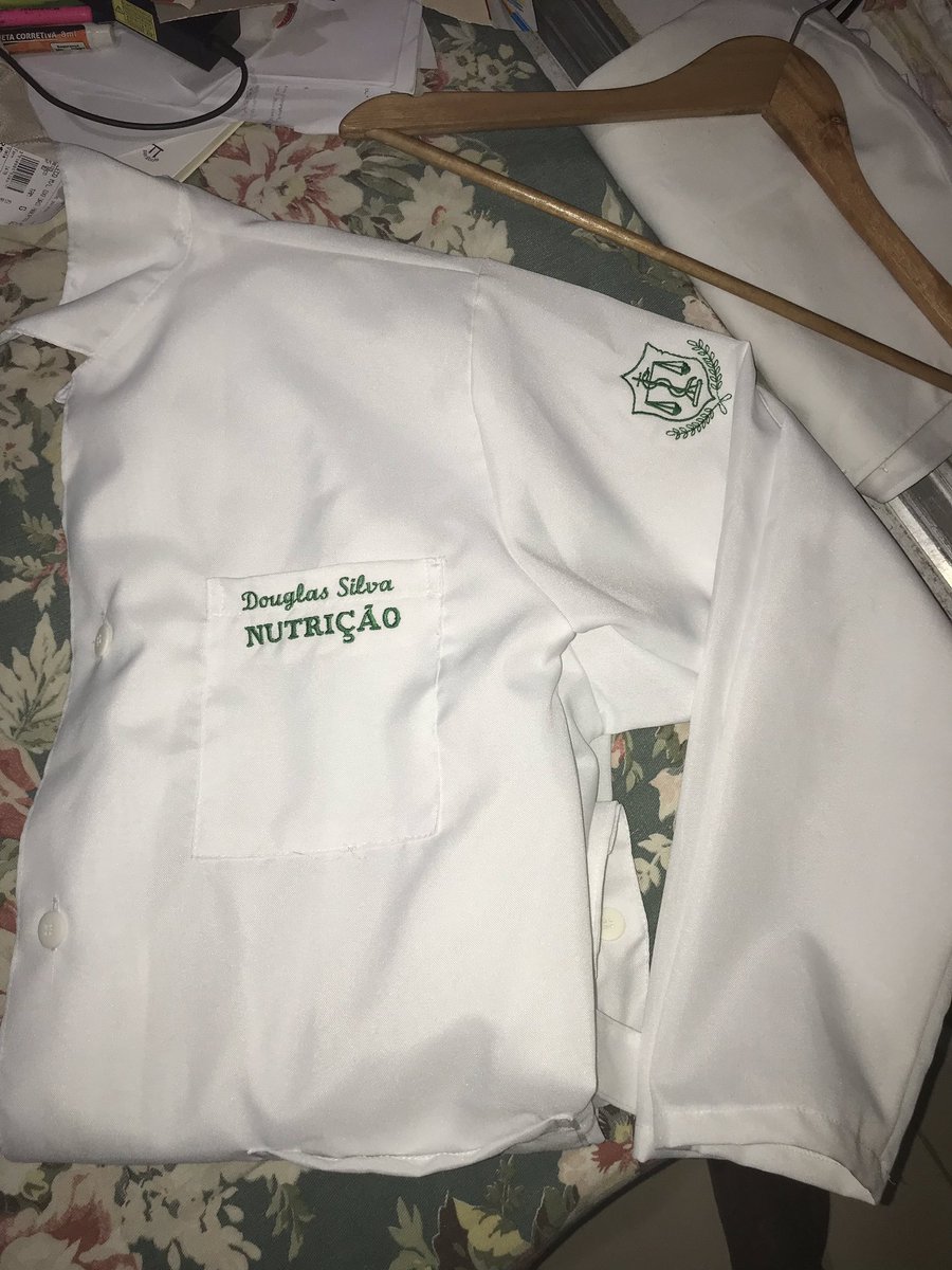 SilvaDoug1's tweet photo. Eu peguei meu jaleco agora de noite, coloquei e fiquei me olhando, vi o quanto eu me orgulho de mim mesmo, vi que todo meu esforço, que me mudar, deixar muitas coisas pra traz,entre elas amizades valeu a pena! É Deus sempre me mostrando a caminho certo de onde ir ❤️
#Formando2022 https://t.co/nnKYhtzeui