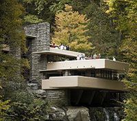 RafaelFreyre's tweet image. ➤ 9 abril 1959 | Muere Frank Lloyd Wright
➤ Uno de los principales maestros de la arquitectura del siglo XX. Precursor de la arquitectura orgánica, fue el iniciador del movimiento Prairie School, desarrollando el concepto Usoniano de la vivienda.
#FrankLloydWright #LloydWright