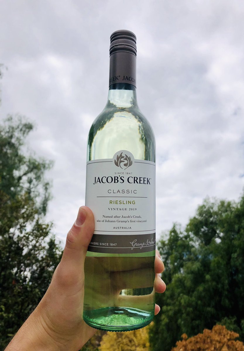TPH_OrlandoWM's tweet image. The 2019 @JacobsCreekAU Classic #Riesling has made it to bottle today in what would have to be our earliest vintage release ever! The wine is looking sensational! Super fragrant, citrus pith &amp;amp; varietally faithful! #vintage2019 #winemaker #wine #winetime #whitewine #viticulture