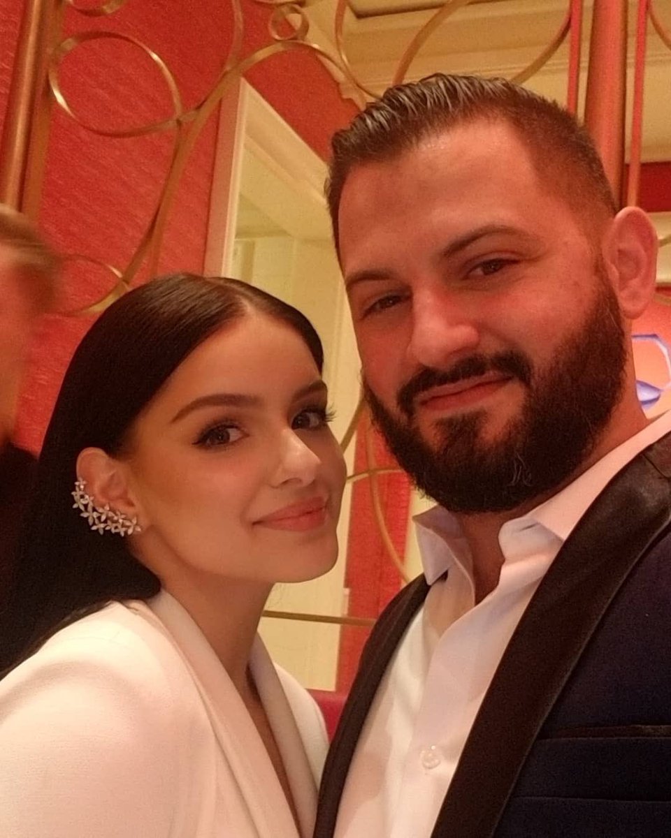 Ariel Winter tweet media