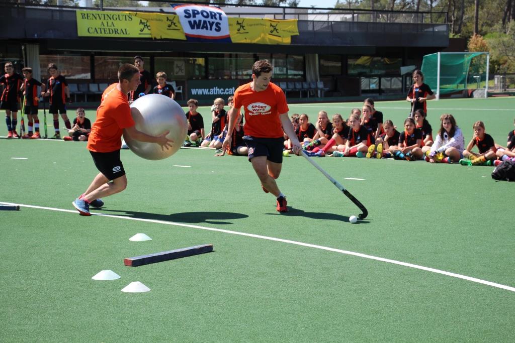 HOCKEY.
Arriba la setmana santa i amb ella el SportWays CHAMPIONS TERRASSA 2019!

Gaudeix d’un campus de tecnificació únic amb jugadors i porters🔝internacionals🌟🏑

Més informació i inscripcions a la web de <a href="/SportWays/">SportWays Hockey Camps</a>