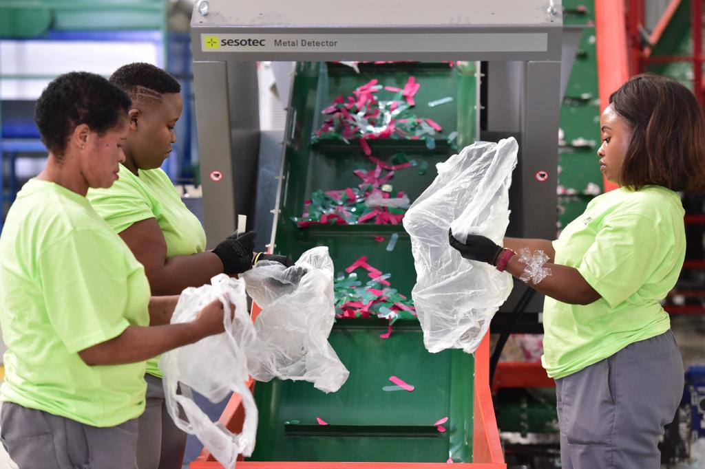 Environmentza tweet media