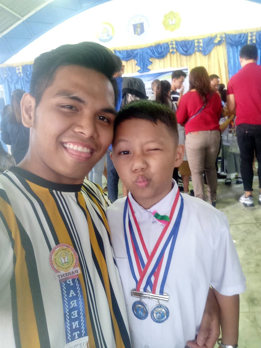 adamlambert_18's tweet photo. Late upload congrats my little nephews 😊 proud tito here sa darating na bagong chapter ng buhay mo good luck &amp; study hard...
#Top3overall
#BestReading&amp;Writting https://t.co/JEhg5sGUTX