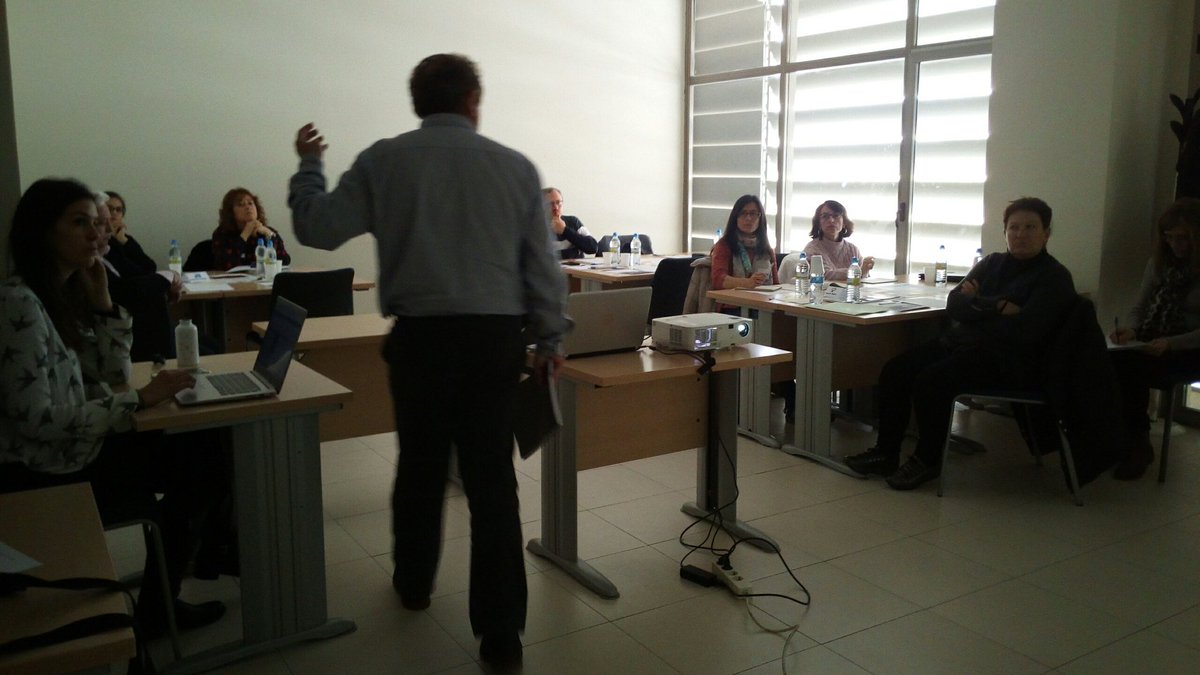 Hoy seguimos trabajando por la #pobrezaenergética Ahora por la mañana estamos en #Guadalajara  en un taller de adaptación al #CambioClimático para analizar las mejores medidas frente a las olas de calor #adaptacioncc