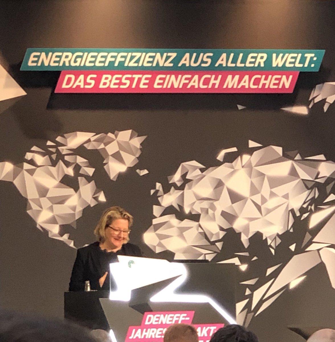 BM <a href="/SvenjaSchulze68/">Svenja Schulze</a> bei der <a href="/DENEFFeV/">DENEFF e.V.</a> #jak2019 „Die Zeiten von best practice sharing sind vorbei. Konkrete Maßnahmen gegen den #Klimawandel müssen ergriffen werden“ Wie wäre es zB mit #Förderung von #Gebäudesanierung ? x.com/deneffev/statu…
