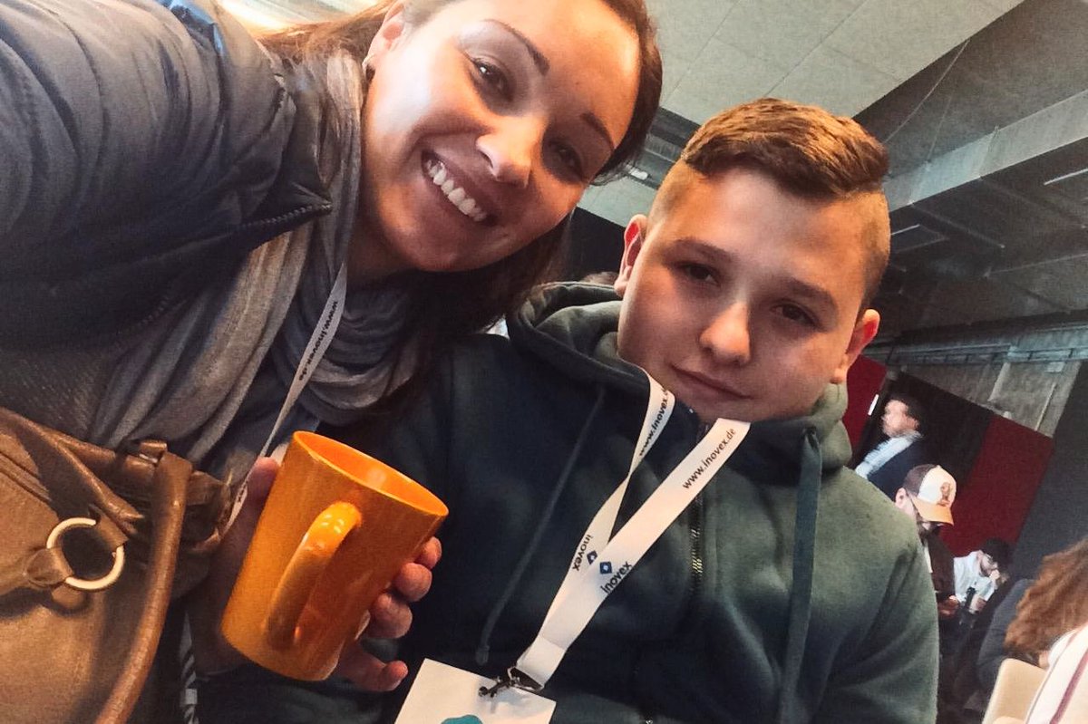 epoq_de's tweet image. Unser Schulpraktikant lernt auch die Digitalisierung auf der #hallodigital19 näher kennen 🤓
#epoqonTour