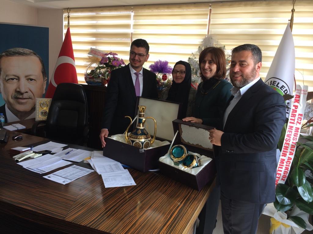 MvSuleymanOzgun's tweet photo. İl Genel Meclisinde birlikte çalıştığımız yol arkadaşımız Kozaklı Belediye Başkanımız Sayın Akif Kabukçuoğlu’nu ( @AkifKabukcuoglu )tebrik ettik. Görevinde başarılar diledik. #Kozaklı #Nevşehir https://t.co/nWweCIb046