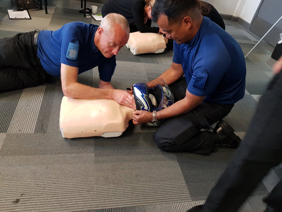 PCSOHarold's tweet photo. PCSO Harold has been completing first Aid ⛑ Training today...Another aspect of working to safeguard our local community....assessing and managing casualties.... 
#Dorsetpolice
#firstaidresponse
#workingwithothers
#safeguardingcommunities #pcso6789 https://t.co/5GbJI3MNT5