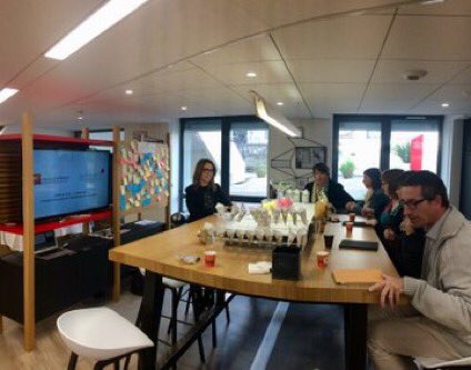 3eme #DigitalDay en <a href="/CaissepargneLR/">Caisse d'Epargne Languedoc-Roussillon</a> 
Expérimenter via des ateliers, rien de tel pour s’approprier les solutions et façons de travailler du Digital, pour encore mieux accompagner nos clients ! #TransformationDigitale