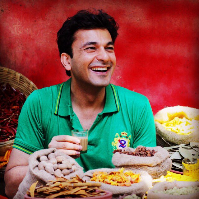 TheVikasKhanna's tweet photo. Okay. 🤔
I have to request and saying it out loud. “Chai Tea” translates to “Tea Tea”. Can we just say “Chai” or “Tea”. Thank you very much. 🤣

PS - Another one is Naan - Bread. 😐
Lets start with @Starbucks @StarbucksIndia https://t.co/6WMmG8G7fq