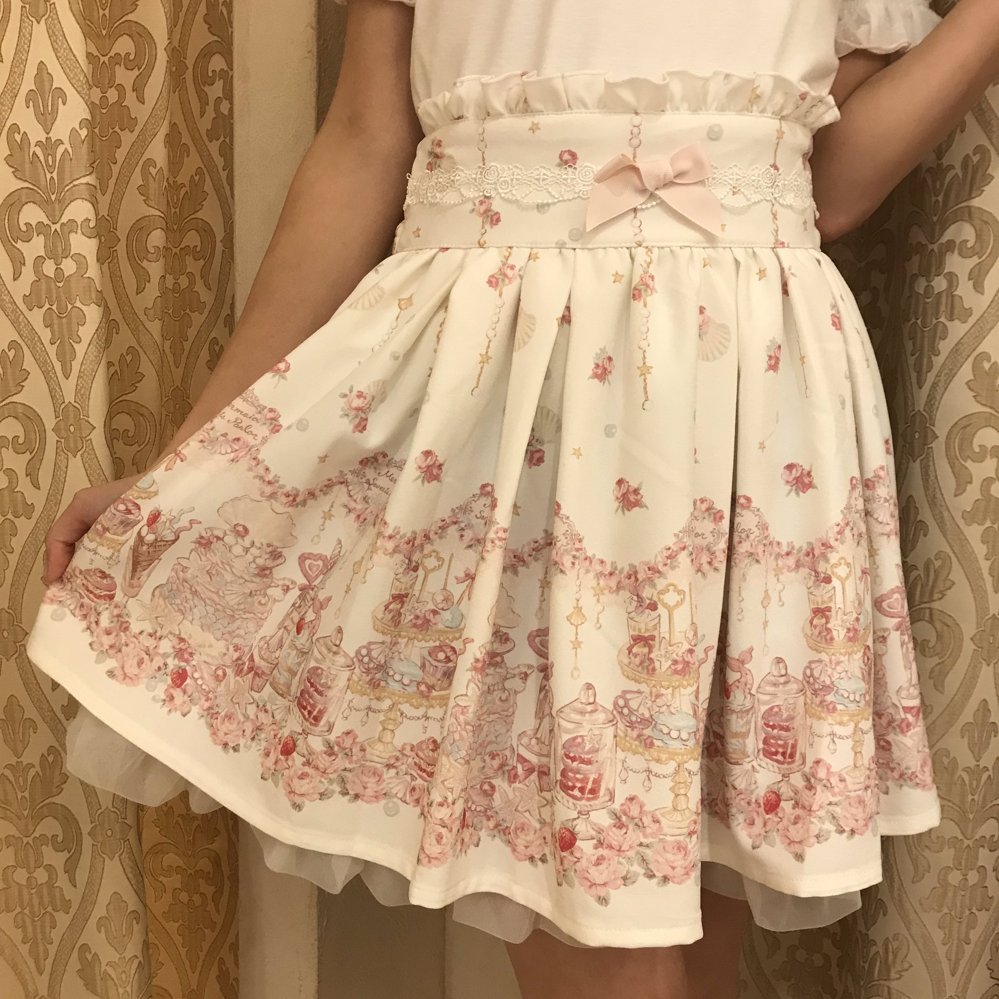 ♥️LIZ LISA♥️リズリサ109♥️後ろも激かわ薔薇柄ニットトップス❣️ LIZ LISA（リズリサ）公式通販 ガーリーファッション ｜ Tokyo