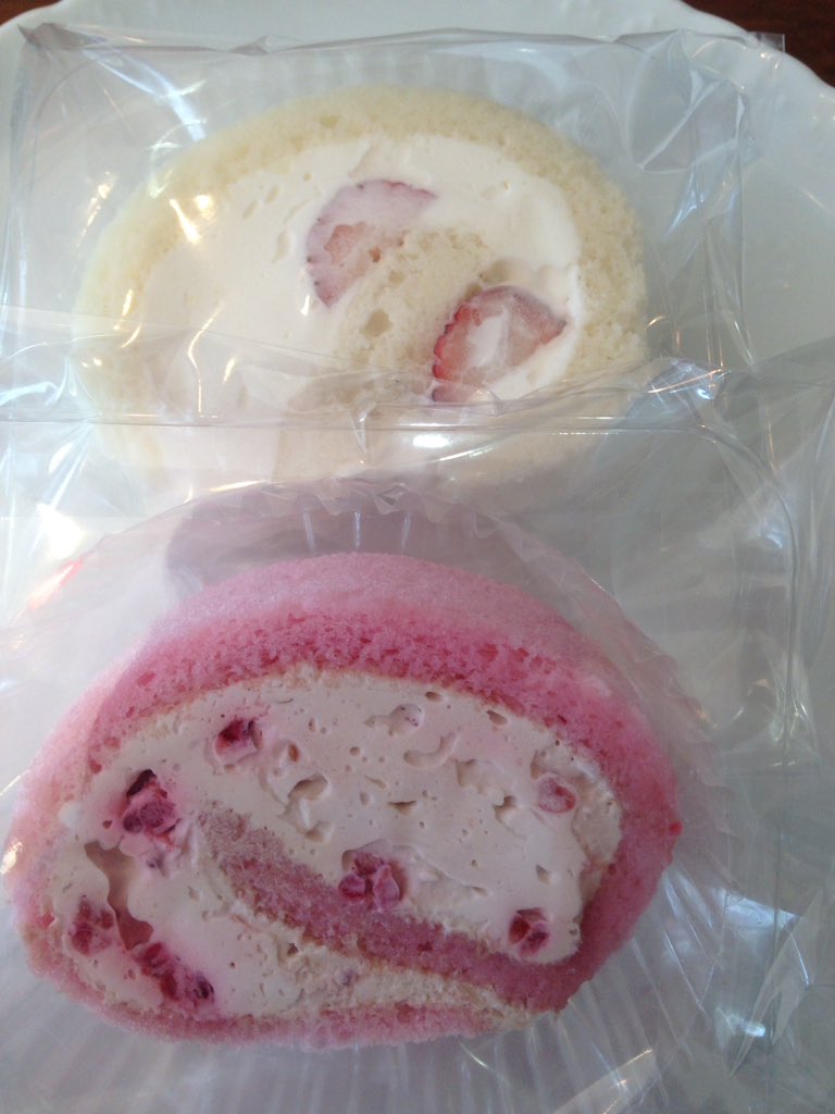 メルシーオノ على تويتر 白いロールケーキ 1カット 280円 税抜き 赤いロールケーキ 1カット 280円 税抜き 白いロールケーキ 1本 1 300円 税抜き 石本さん家のこだわり真卵 の卵白で作りました ご予約頂ければ赤いロールケーキの1本売りも承ります T メルシーオノ على تويتر 白いロールケーキ 1カット 280円 税抜き 赤いロールケーキ 1カット 280円 税抜き 白いロールケーキ 1本 1 300円 税抜き 石本さん家のこだわり真卵 の卵白で作りました ご予約頂ければ赤いロールケーキの1本売りも承ります T