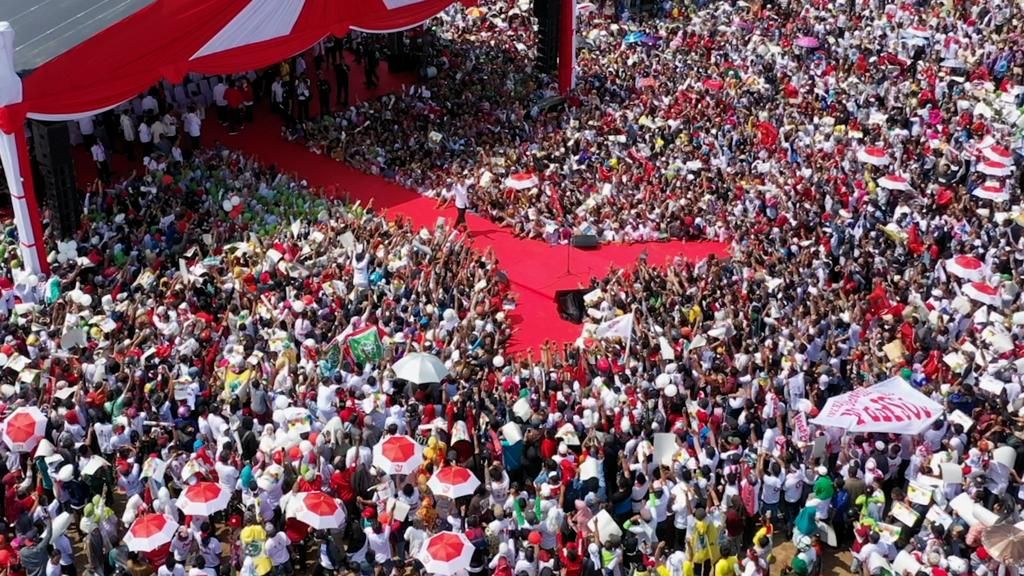 jumanto_86's tweet photo. #2019JKWPresiden  #01IndonesiaMaju #01OptimisIndonesiaMaju 
#PutihAdalahK1ta #PutihItuJokowi #Pilih01BajuPutih  #17AprilJokowiPresiden https://t.co/DxYoaOPJFP