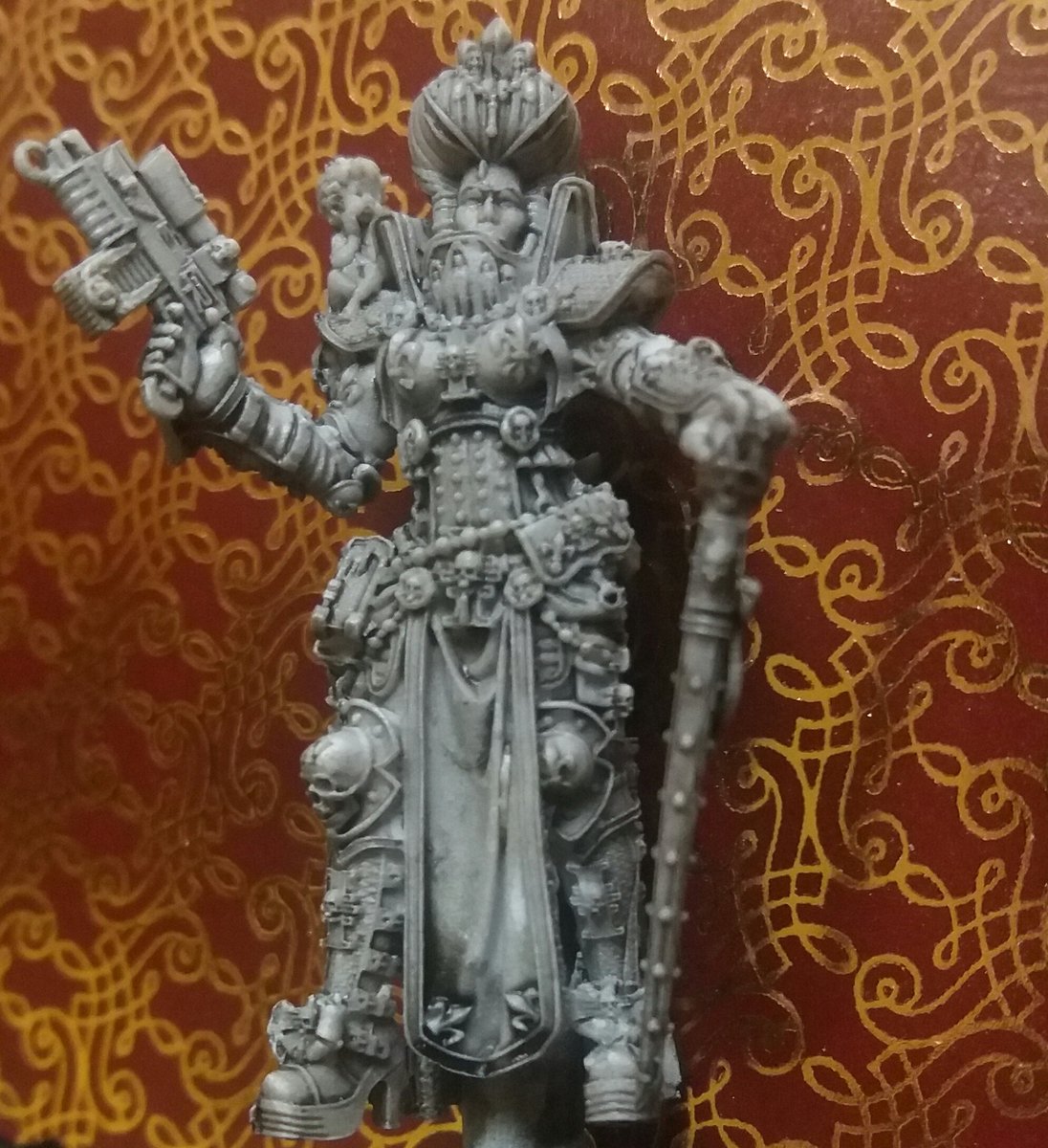 Reamelish's tweet image. Ok with a 28mm sculpt of this level of detail one trick I would recommend is a first thin layer of nuln oil to give your eyes a better chance of picking out where your colour map is going. . #earlysteps #heresylab #reamelish