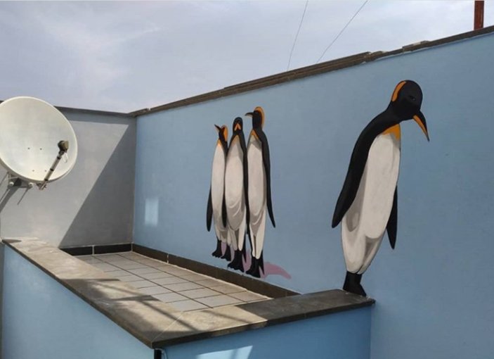 Colonia di #pinguini sui tetti salentini...

'Mutazioni' climatiche...

Stefano Bergamo BeSt 

#urbanart #streetart #murales #BeSt #climatechange #penguins #popart #popartist #streetartfiles #streetartist #streetart_italiana #streetart_italia