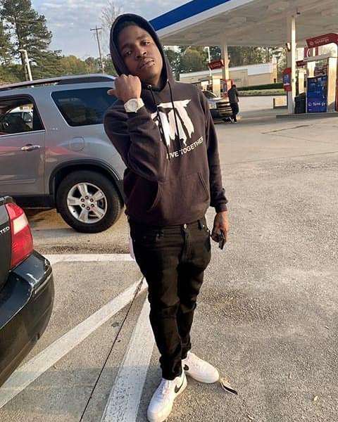 Take kare everybody round me and live my life with the rest 🤟🏾👌🏾👎🏽👆🏾👇🏾💢 https://t.co/FXk3uTnicc<a href="/tag/noochiib"class="tags"><span>#noochiib</span></a>