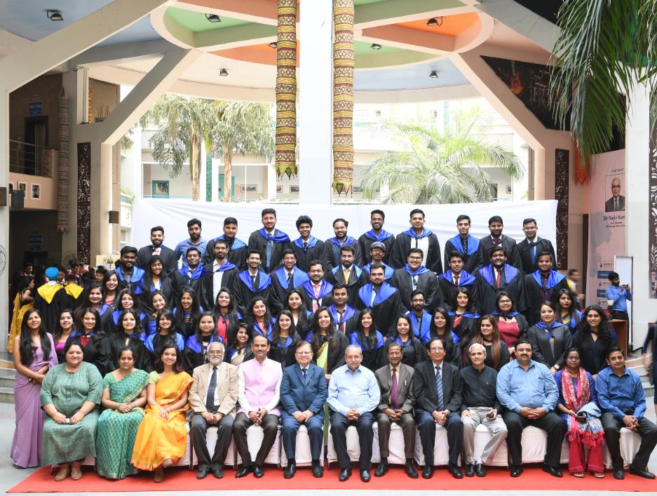 BIMTECHNoida's tweet photo. Glimpses of the Group Photographs of Diploma Awardees during the recently held Convocation 2019.
#BIMTECHConvocation #Convocation2019 https://t.co/e3jSrtAoy6