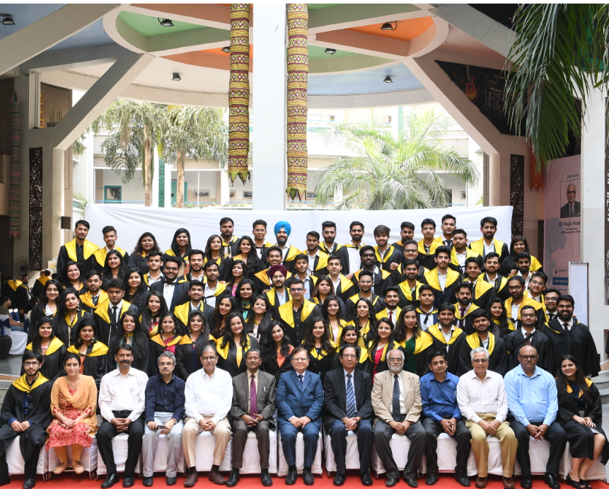 BIMTECHNoida's tweet photo. Glimpses of the Group Photographs of Diploma Awardees during the recently held Convocation 2019.
#BIMTECHConvocation #Convocation2019 https://t.co/e3jSrtAoy6