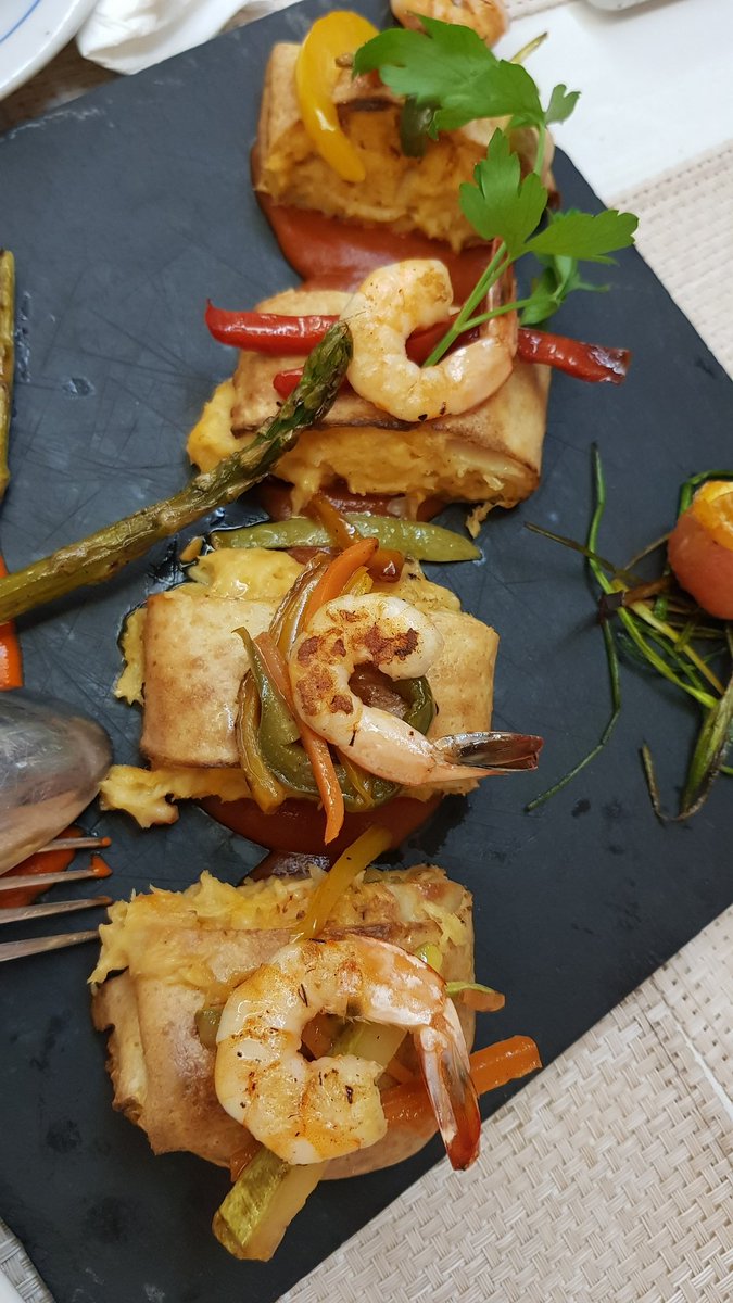 mirutaes's tweet photo. Os voy a contar una gran verdad: En #Chipona se come de lujo😋 #BDIBarcelona19
#ChipionaNatural https://t.co/JhI16UCYj3