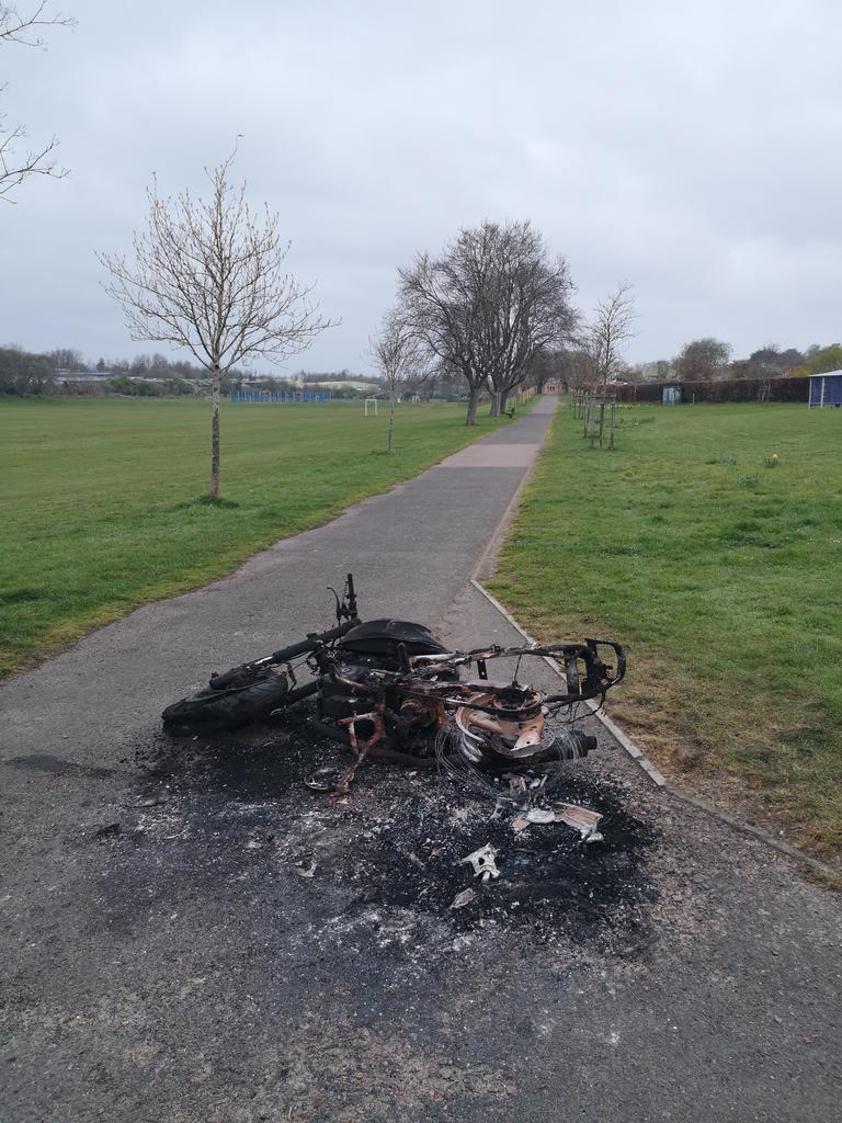 AnnaWarnes's tweet photo. @NorwichCC Clean up required in Sloughbottom park this morning. Nicely in the way for all cyclists and joggers, not to mention us dog walkers. Look forward to not seeing this here tomorrow #norwich #norwichlife #norwichcc #NorwichCity https://t.co/NlVPM3qFQo