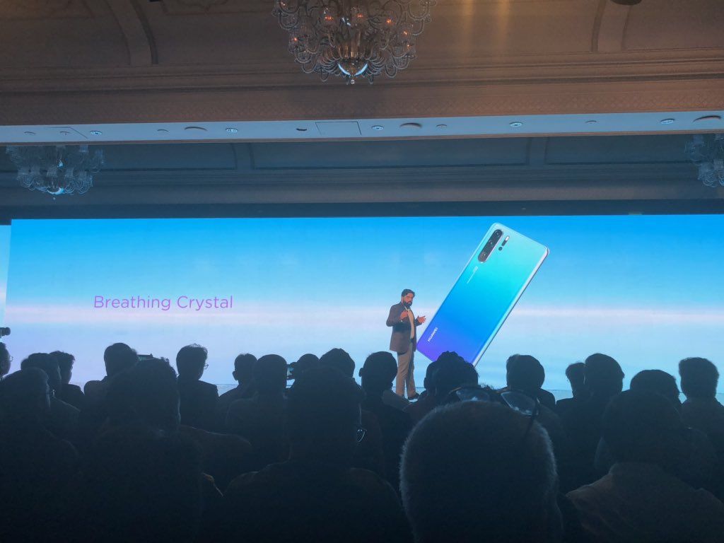 killerfeatures's tweet photo. .@SaurabhSaggi up on stage to discuss the features of the #HuaweiP30Pro and #huaweip30lite https://t.co/yTwrisQPJS