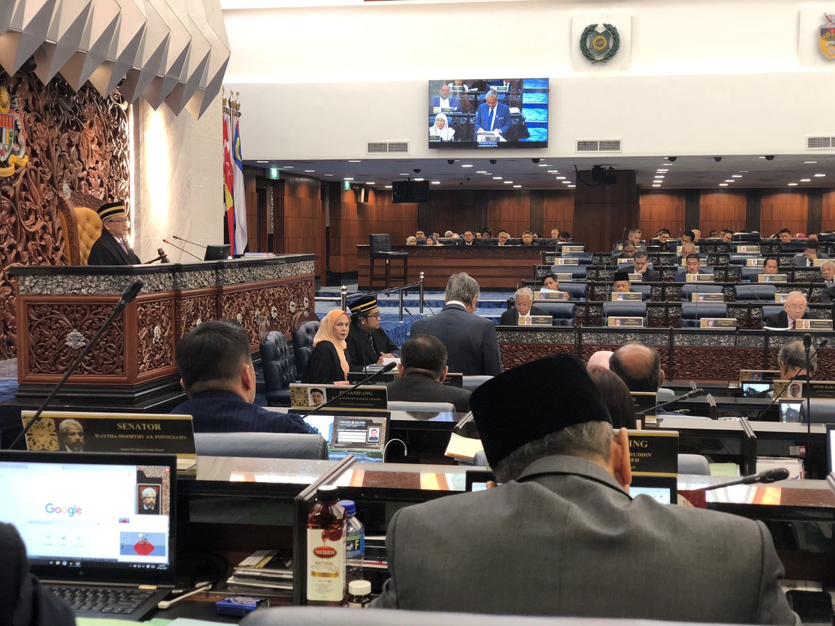 Saat-saat bersejarah bila hari ini YAB PM <a href="/chedetofficial/">Dr Mahathir Mohamad</a> membentangkan pindaan Perlembagaan Persekutuan dengan mengembalikan status Sabah &amp; Sarawak sebagai rakan kongsi Persekutuan Malaysia. Satu lagi Janji kerajaan PH Ditepati, hari ini dalam sejarah. Syabas! <a href="/MYParlimen/">Parlimen Malaysia</a>