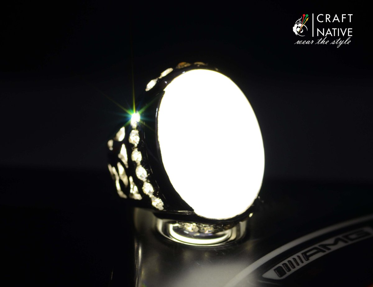 craft_native's tweet image. RutilatedQuartzRing, DuralNajaf SterlingSilver925 HandmadeRing.
Get it for your loved one,or treat yourself for a classic timeless style.
#QuartzRing #DurAlNajaf #Gemstones #MoonStone #Menswear #Timeless #HandmadeRing #Artisan  #SterlingSilver925 #Unheated #Untreated #Etsy #eBay