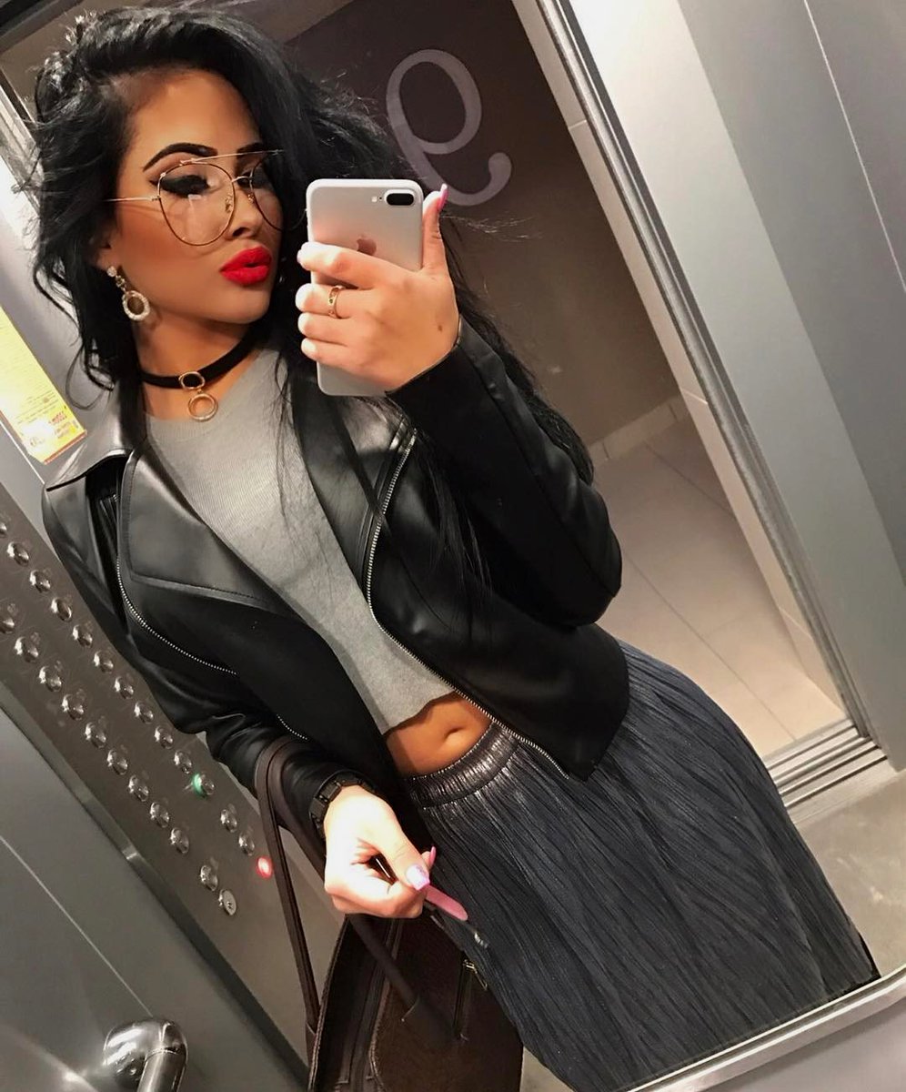 ElizaDHudson's tweet photo. No matter what a woman looks like, when she`s confident, she`s sexy 🎇🎇🎇 https://t.co/2Wh9e44S19