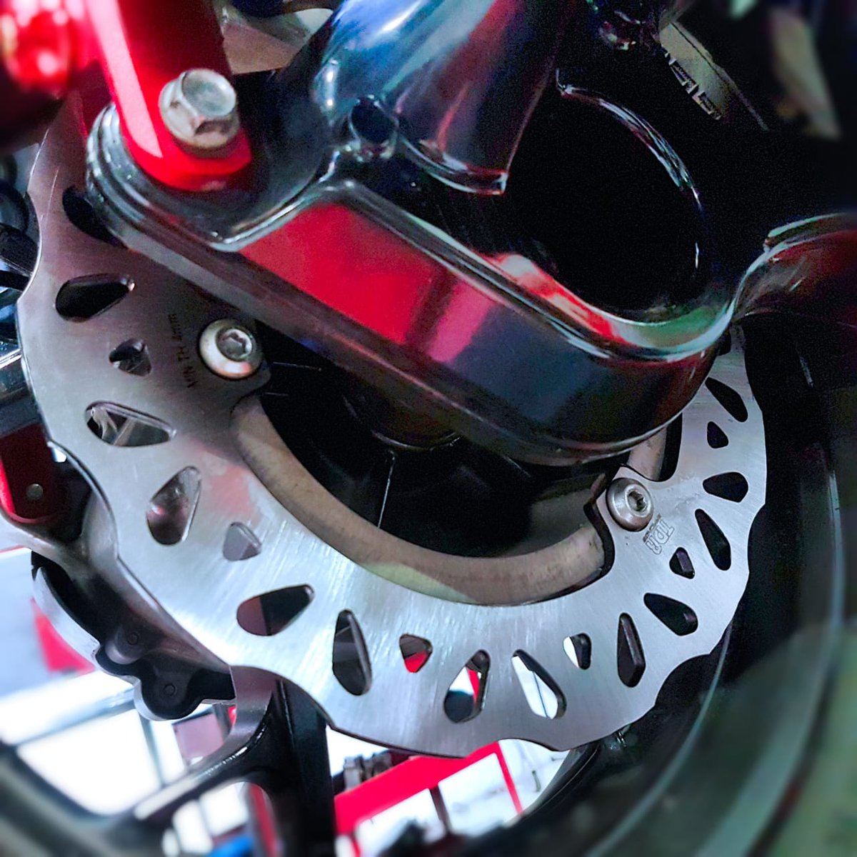 TDR_RACING's tweet photo. TDR Disc Rotor N Spec For X-MAX made with high quality material (Stainless Steel &amp; Steel) easy to release heat and increase durability. - https://t.co/xrdm12khF6
.
#HighPerformanceBrakeSystems #Handling #BrakeSystems #DiscRotor #Nspec https://t.co/VGoXHl8x7z