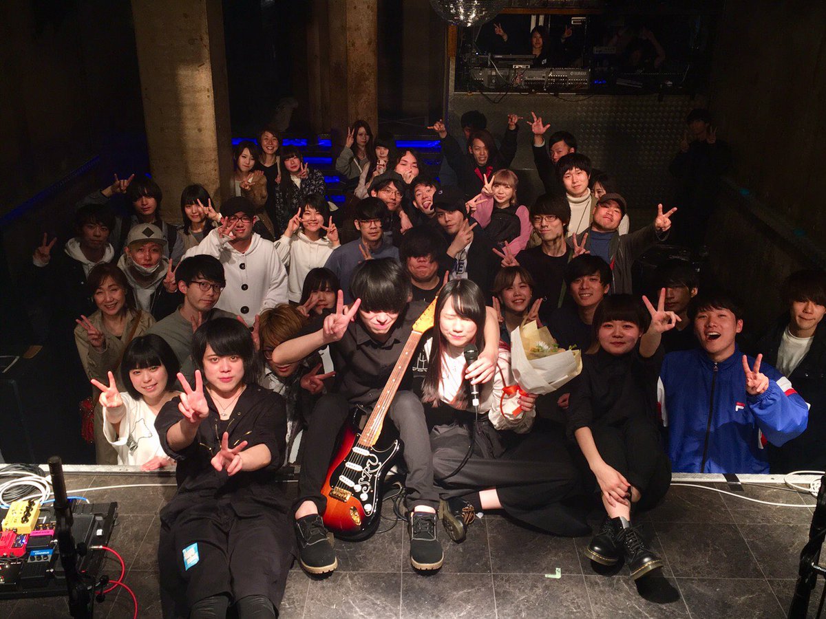 1THmusic's tweet image. 昨日は、一旦おわりーふ。
関わってくれた全ての人に感謝してます。みんな本当にありがとう。
差し入れもありがとう。
昨日が始まって終わりにかけて
みんながいてくれた
一瞬一瞬がとても大切で愛しくて寂しくて、家に帰ってからずっと涙がとまりません。
また、まとめて文章を書こうと思います。