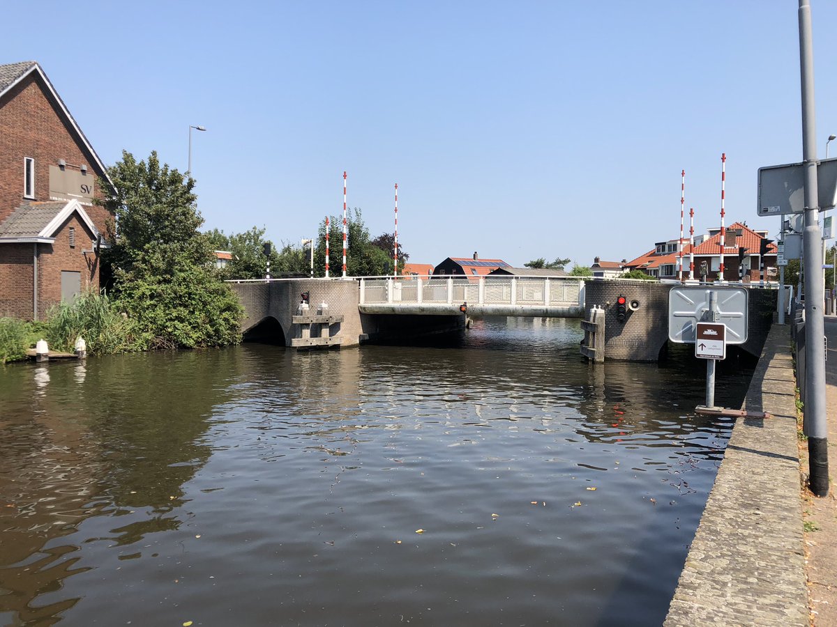 Andrewerk's tweet photo. #prinsesirenebrug Besturing van afstand werkt.  @Stadsbeheer010 @inHillegersberg https://t.co/VGHy2n1BNv