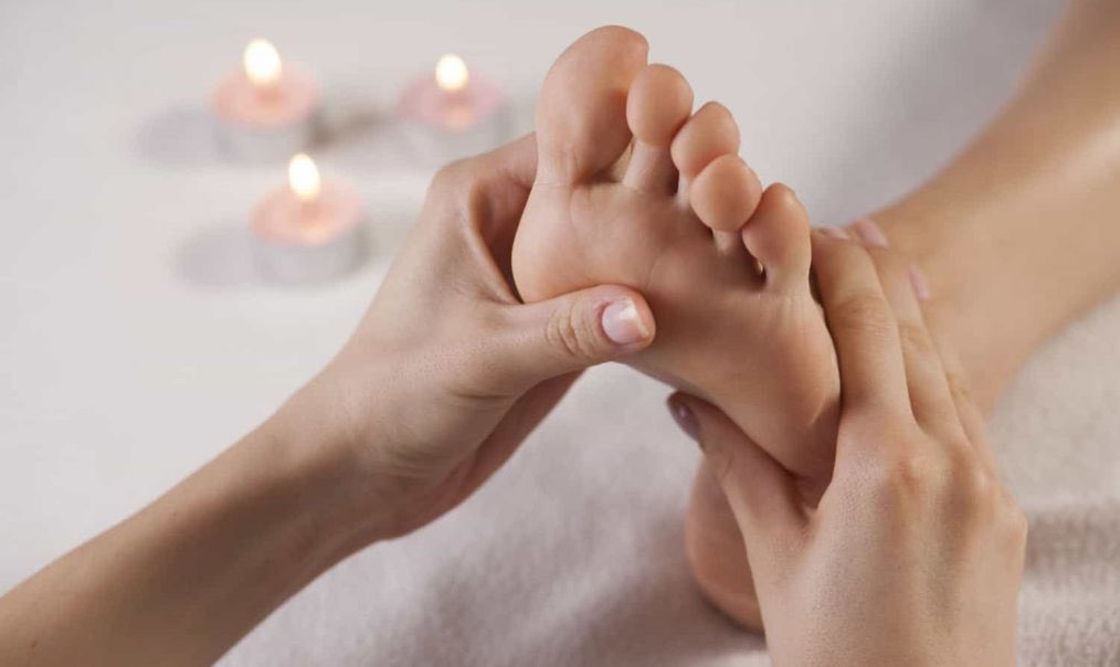 On 24/4 we have a Reflexologist - Maria - visiting our salon. Maria is a trained registered nurse with a passion for reflexology. Reflexology relieves stress, aids sleep, increases circulation, boosts energy and many more benefits! Spaces available normally £45 only £35!