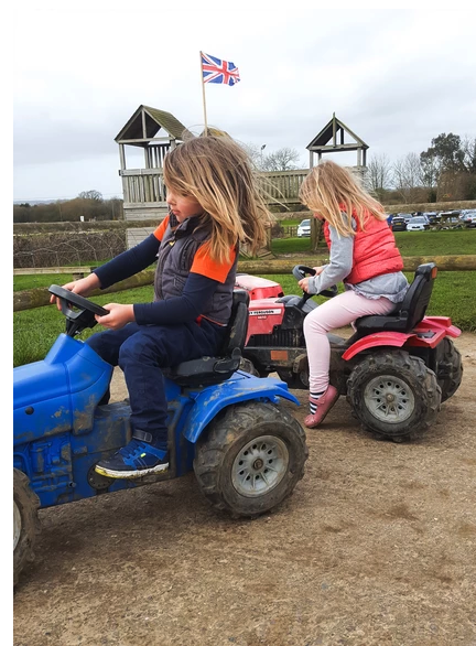 GuestXtra's tweet photo. Featuring the best Local Farm Shops this week... 
Brilliant places to entertain the kids in the holidays.

Today, White Row Farm in Beckington BA11 6TN.
Play areas, animals, cafe, fish and chip shop, coffee, gift shop, deli, fresh produce and a florist 💐
Happy kids, happy days! https://t.co/IFjLVHHgfR