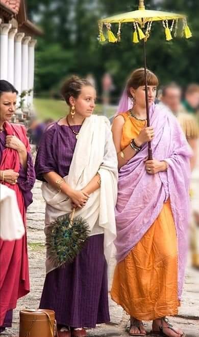 Praefectvs_Prae's tweet photo. Docendo discimus.
#Familia_Poppaea
#FamiliaPoppaea
#Archaeology
#AncientRome
#antikemode
#Domina
#reenactment
#Roman
#carnuntum
#bestfamily
#bellaitalia
#RomanWoman
#praetorianguard
#PraefektRomanImperium
#PraefectvsPraetorio
#Praefectus_Praetorio
#PraefectusPraetorio
#Praefectvs https://t.co/B5eDSH0krE