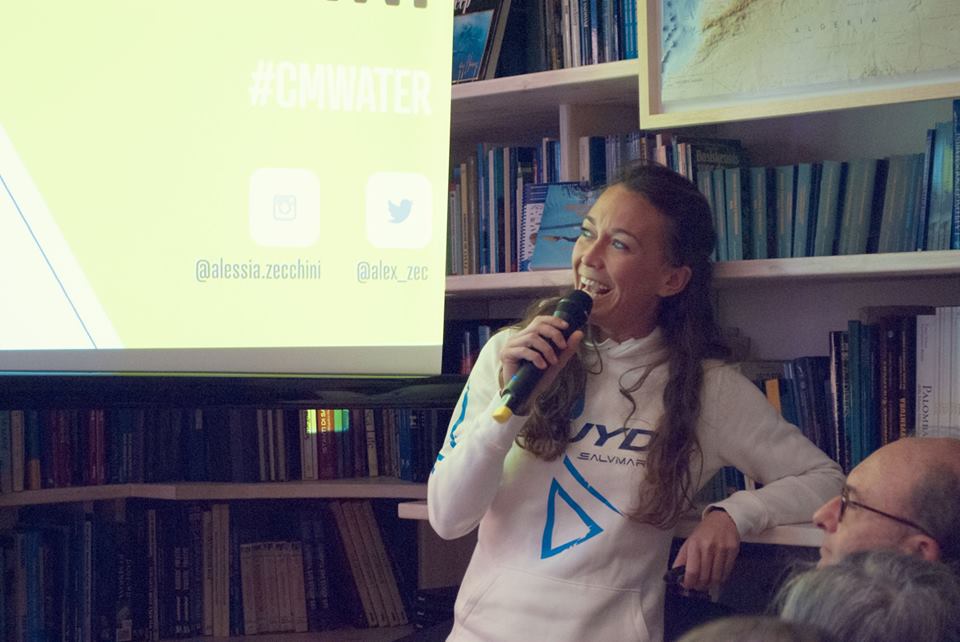 Rome_CM's tweet photo. In attesa della colazione del 12 Aprile con @iaqos1 guardate con chi siamo stati a marzo per #cmWATER! Un tuffo dove l'acqua è più blu con la campionessa di apnea Alessia Zecchini, alla libreria Il Mare, con i fragranti biscotti di @suljma 😍💦 +foto+info: https://t.co/ux5b6Knh8c https://t.co/ApN4LBK2md