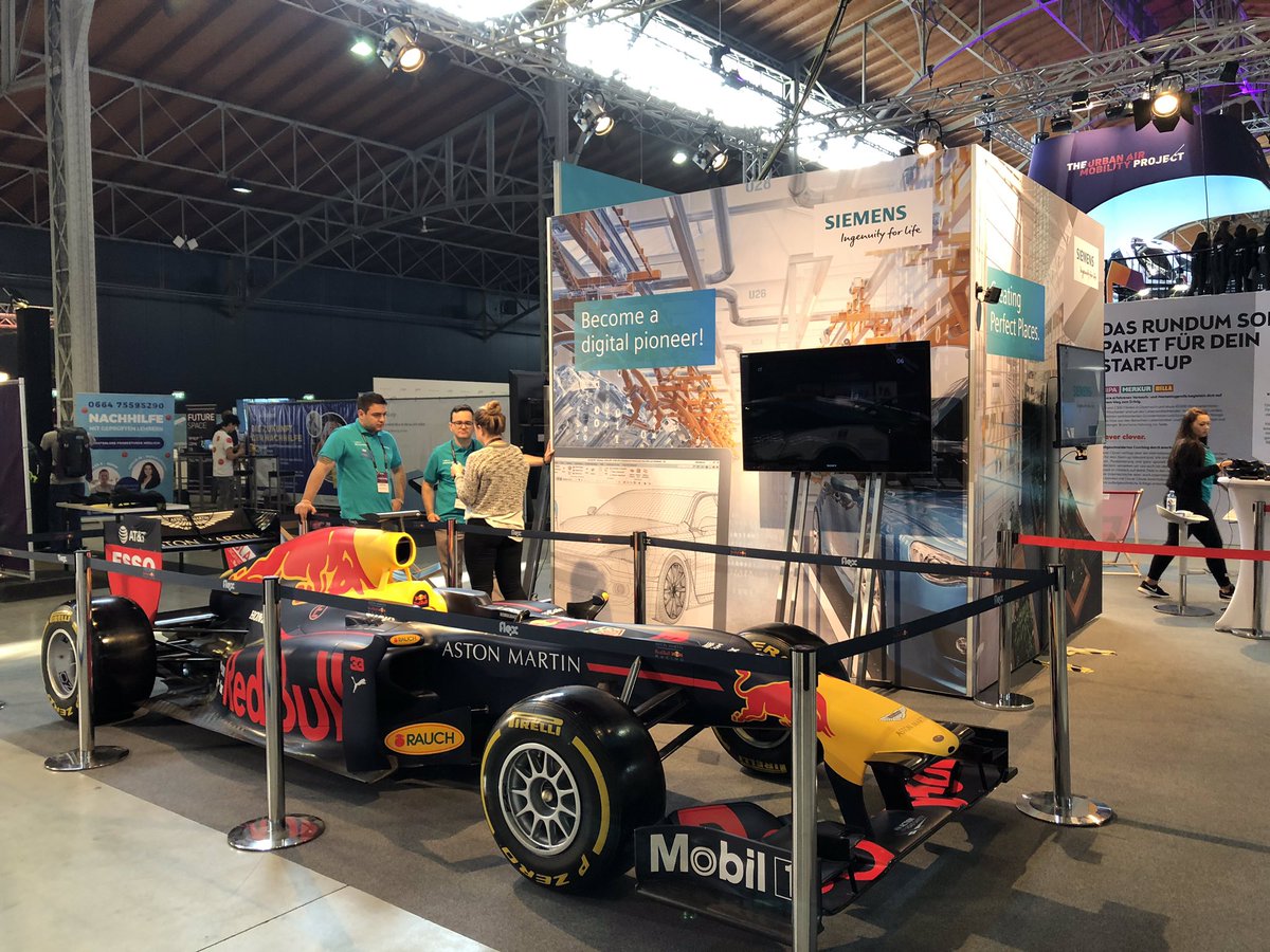SabineKabusch's tweet photo. Und los geht’s!! 👏🏻  @Siemens_Austria und @SiemensCareers sind heute auf dem Event @4Gamechanger live und mittendrin. #FutureMakers #gamechanger #digitalpioneer #Wien https://t.co/gXw6HTSWrM