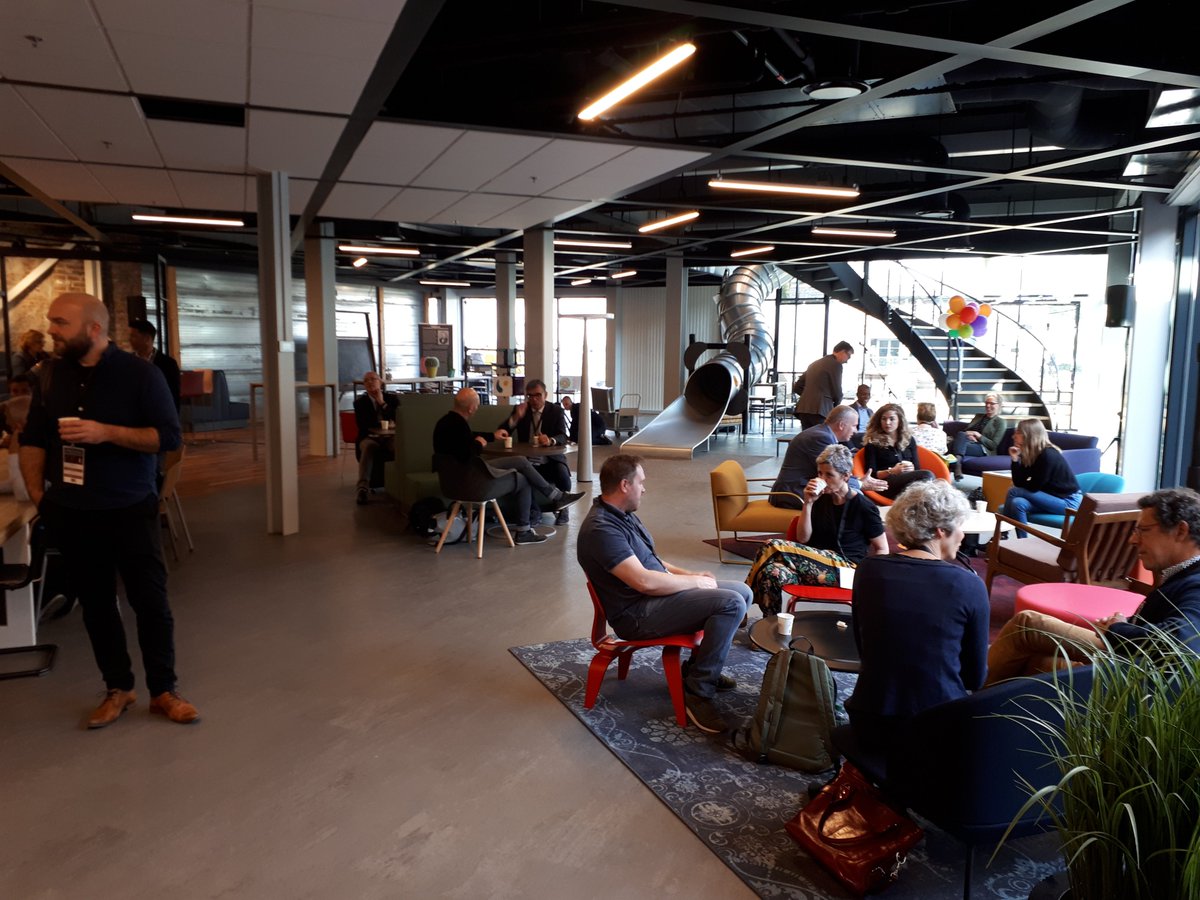 ClaireBoo's tweet photo. Vandaag opening van De Meshallen van #eromesmarko - een prachtige plek waar onderwijsvernieuwers elkaar kunnen ontmoeten en waar kruisbestuiving kan plaatsvinden in de regio Arnhem - Nijmegen en omgeving https://t.co/G7aMxyIAJb