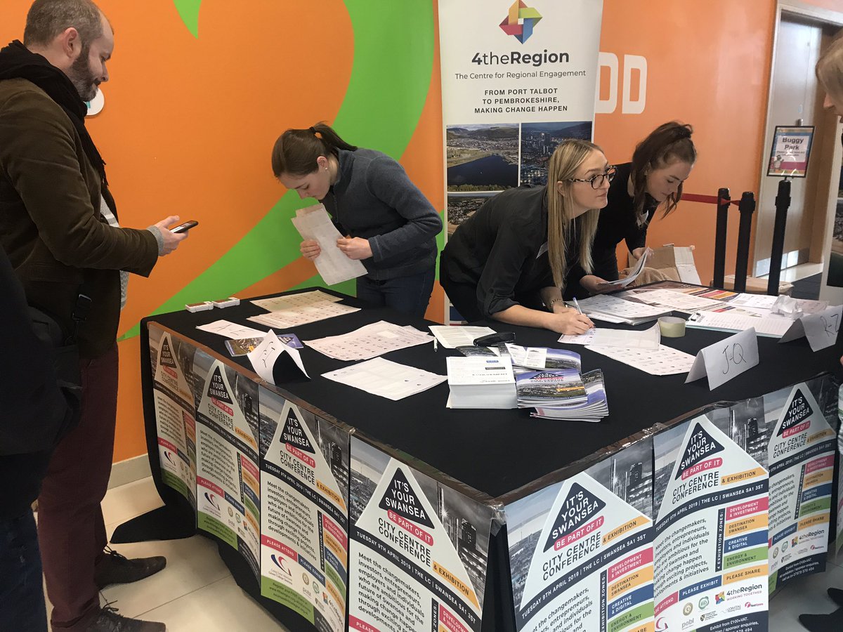 Busy start <a href="/4theRegion/">4theRegion</a> #CityCentreConference - BA Marketing Management and BA Events and Festivals students helping facilitate today’s activities. #notbusinessasusual #employabilityskills