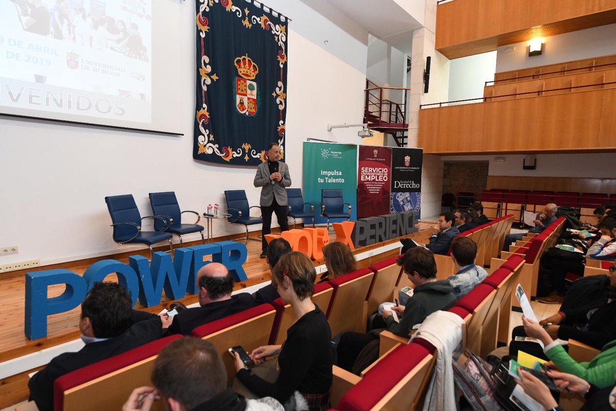 FundacionMPG's tweet photo. José Luis Peña Alonso, vicerrector de @UBUEstudiantes ha inaugurado la jornada #PYXperienceUBU dando las gracias a los asistentes y a las empresas, también ha recordado a los estudiantes que aprovechen esta oportunidad única para impulsar su #Empleabilidad https://t.co/KqvzEaDqxv