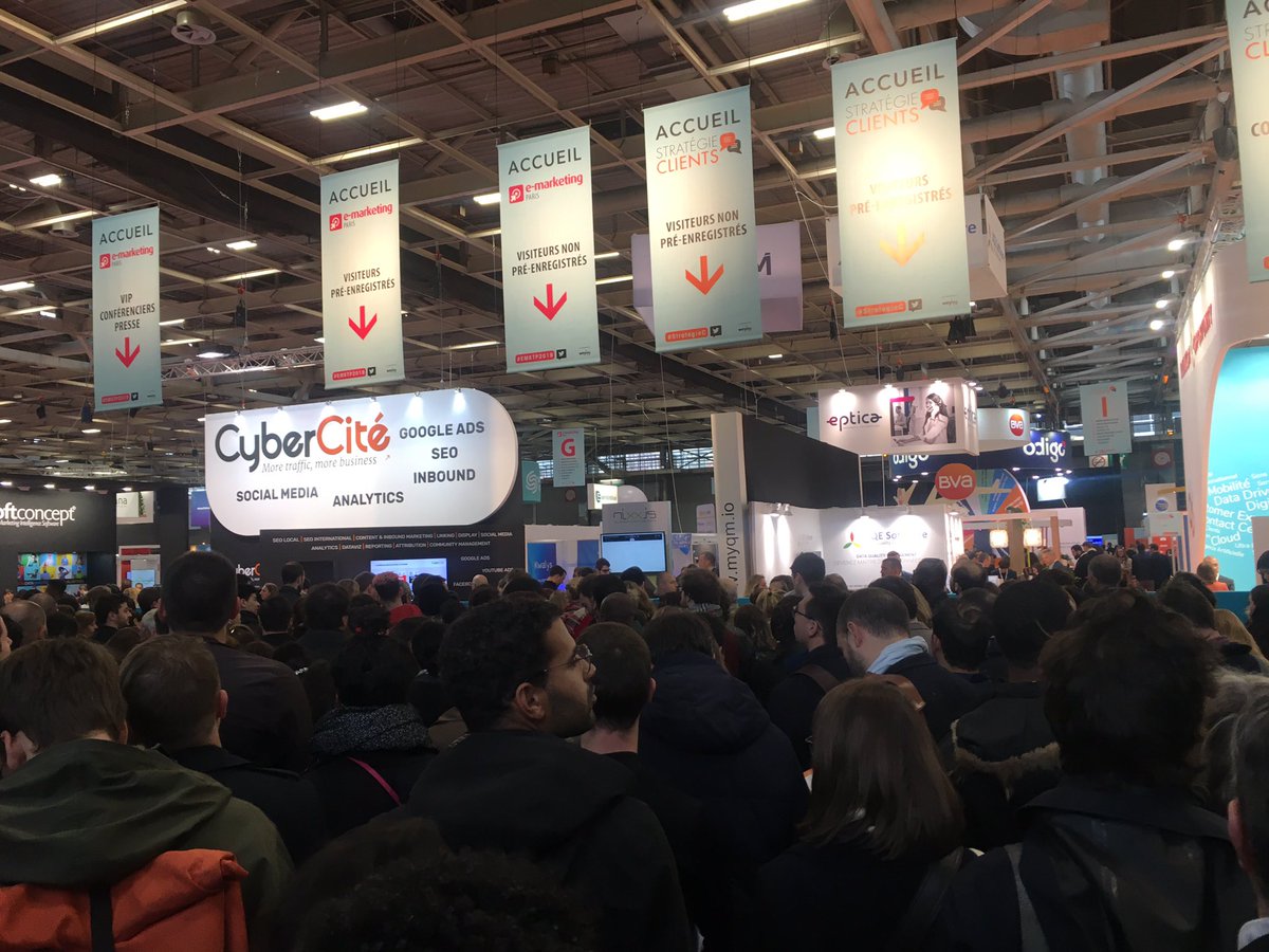 C_Letourneau's tweet photo. Ouverture du salon @EMarketingParis , il y a foule, c’est full ! #EMKTP2019 https://t.co/xFjiP1Af3w
