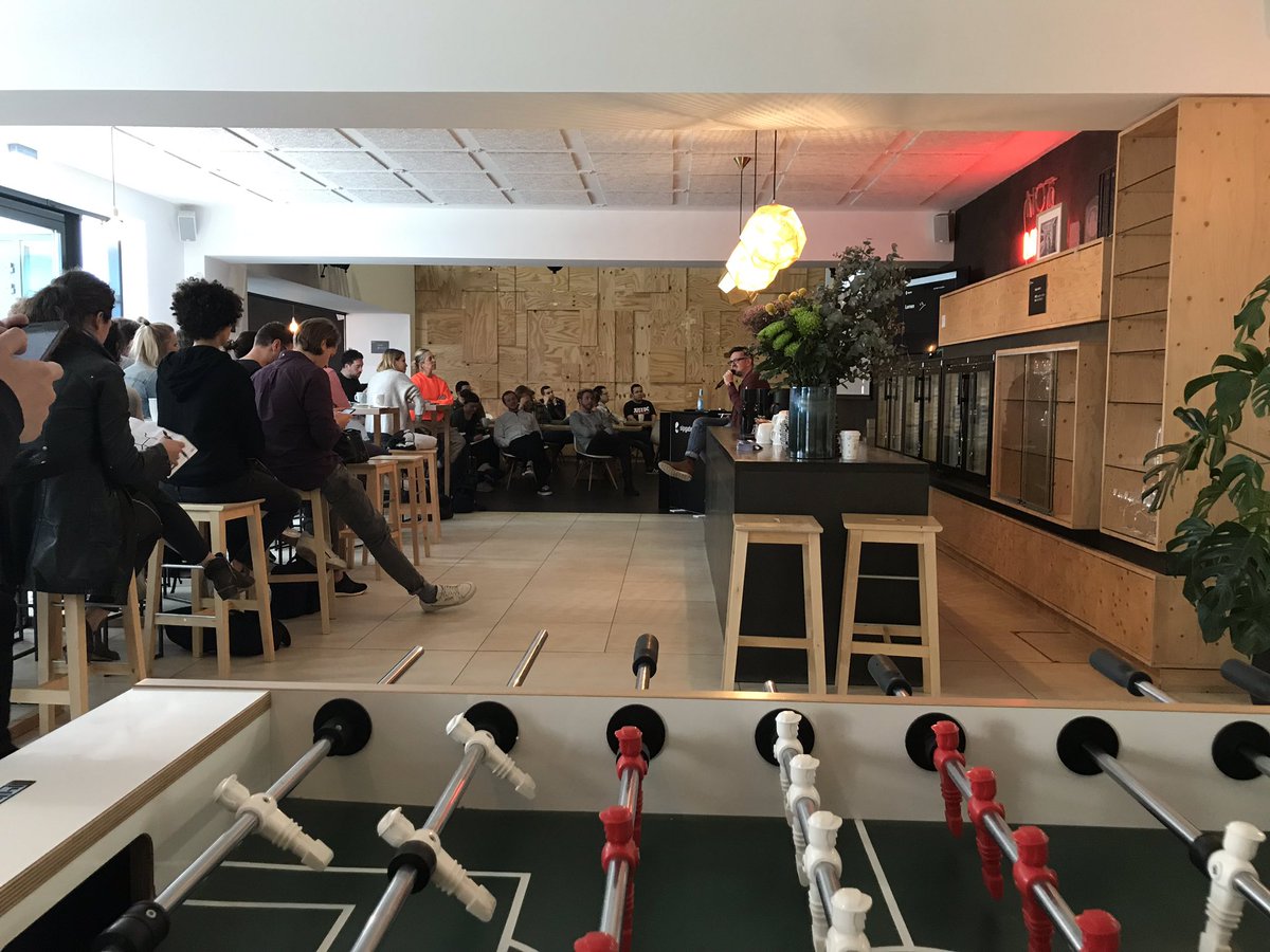 PiaOnTheMove's tweet photo. „Die Aufgabe des ersten MVPs ist herauszufinden, ob es als Business funktioniert. Minimal viable Business, sozusagen.“ Unser schlauer PO @stefanlh bei der #StartupWoche bei uns. #arbeitenbeisipgate #clinq https://t.co/DLj9QeffPN