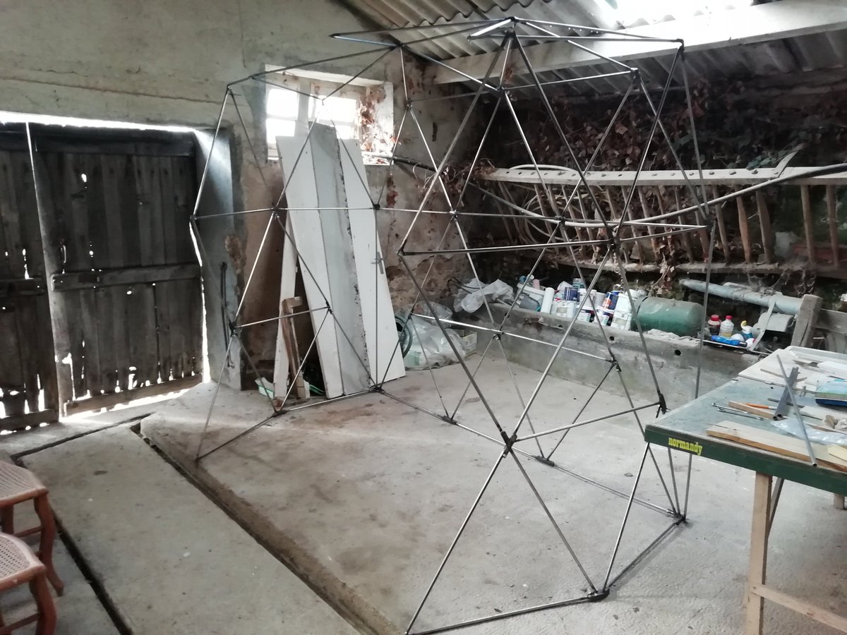 ARESCar2's tweet photo. Notre stand est fini! Enfin uniquement l'habitacle, maintenant ils nous restent encore a le peindre. https://t.co/ogijr5d0DR