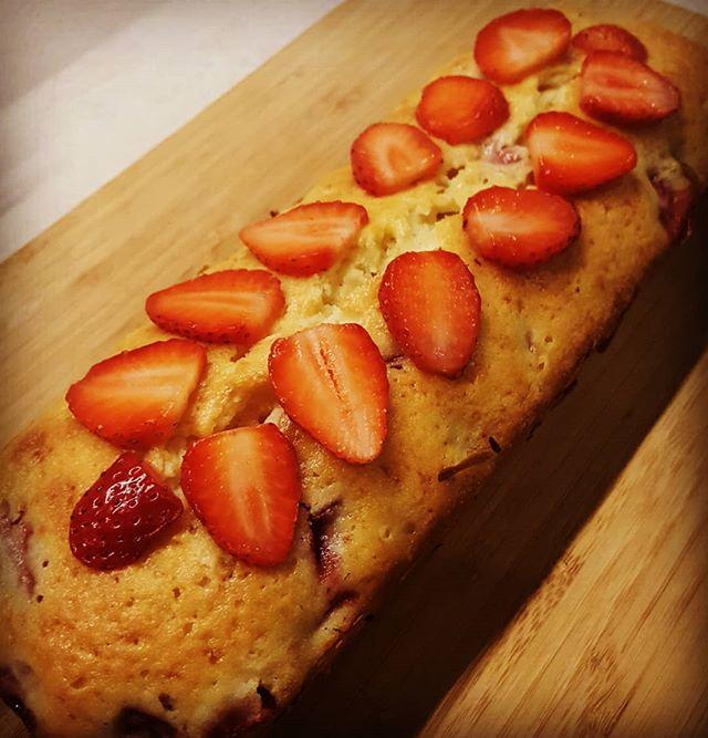 naaley23's tweet photo. โ Breakfast of The week โ
Plumcake alle fragole e yogurt ๐
..
..
..
#breakfastoftheweek #breakfast #breakfastclub #goodmorning #plumcake #fragole๐ #strawberry #foodaddict #food #healthy #foodphoto #foodstagram #healthyfood #foodlover #photography #phโฆ https://t.co/r96ldzMoOL https://t.co/fDU9iLQLxI